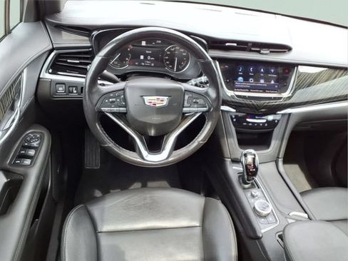 Used 2023 Cadillac XT6 Premium Luxury AWD/4WD image 4