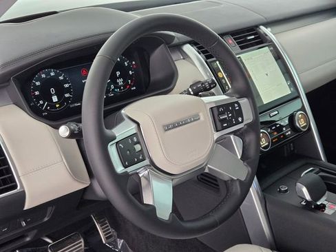 New 2026 Land Rover Discovery Limited Edition AWD/4WD image 21