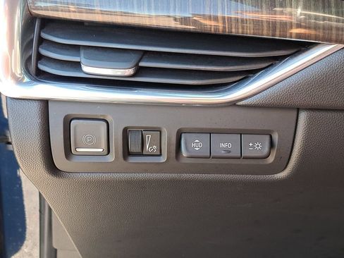 Used 2019 Cadillac XT4 Premium Luxury image 29