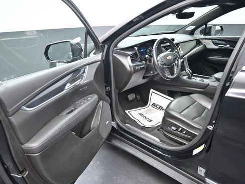 Used 2021 Cadillac XT5 Premium Luxury image 10