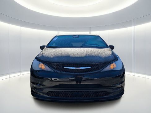 New 2026 Chrysler Voyager LX image 8