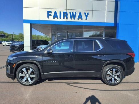 Used 2023 Chevrolet Traverse LT w/ LT Premium Package AWD/4WD image 1