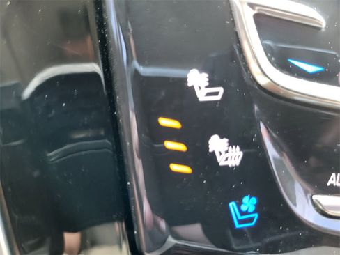 Used 2016 Cadillac Escalade Luxury image 29