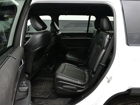 Used 2025 Jeep Grand Cherokee L Limited w/ Luxury Tech Group II image 15