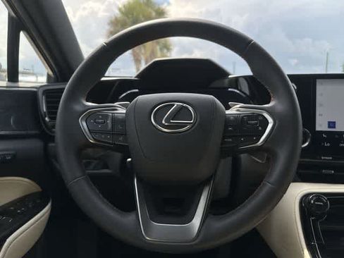 Used 2024 Lexus NX 250 FWD image 29