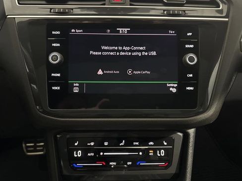 Certified 2024 Volkswagen Tiguan SE R-Line image 24