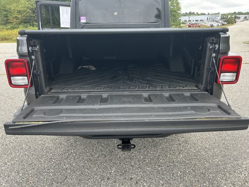 Used 2022 Jeep Gladiator Sport AWD/4WD image 18