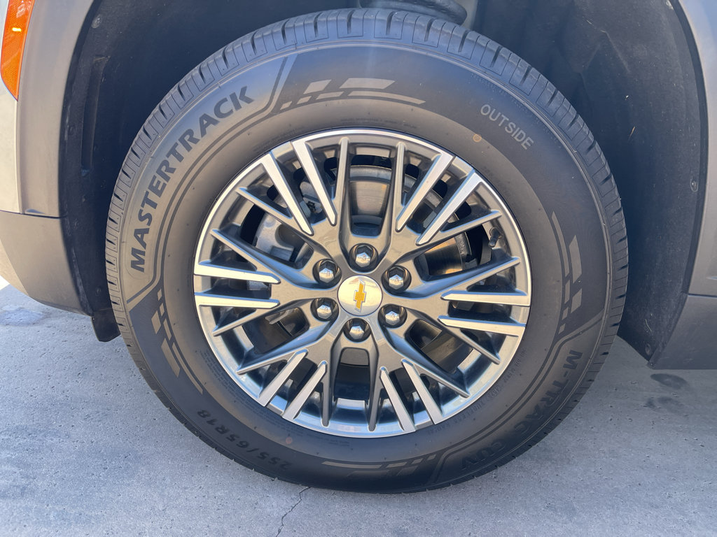 Used 2025 Chevrolet Traverse LT FWD image 20