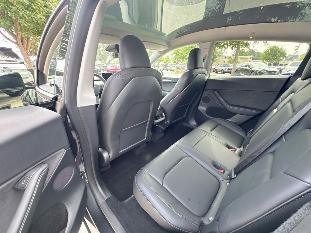 Used 2024 Tesla Model Y Performance AWD/4WD image 31