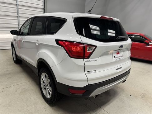 Used 2019 Ford Escape SE image 5