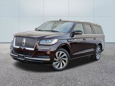 Used 2024 Lincoln Navigator L Reserve image 1