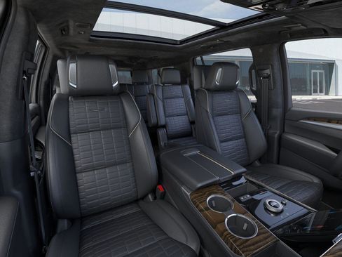 New 2026 Cadillac Escalade ESV Platinum Sport w/ LPO, Floor Liner Package AWD/4WD image 17