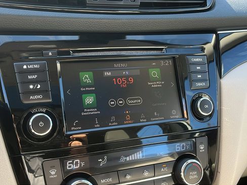 Used 2019 Nissan Rogue Sport SL w/ Premium Package image 17