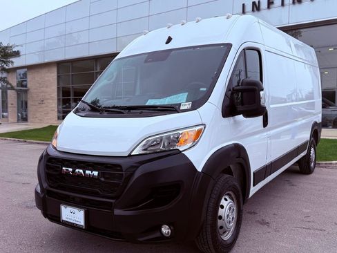 Used 2025 RAM ProMaster 2500 w/ Convenience Group FWD image 2