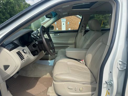Used 2011 Cadillac DTS Luxury FWD image 12