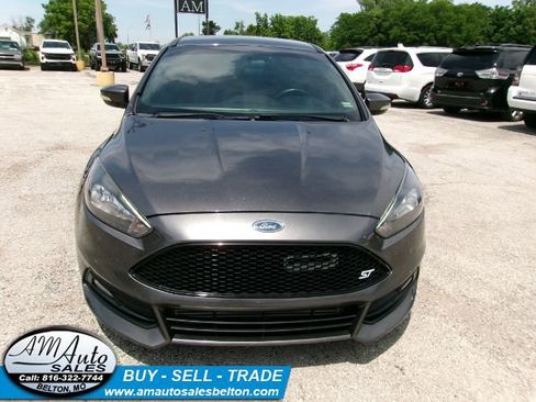 Used 2017 Ford Focus ST FWD image 7