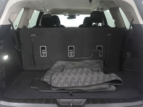 Used 2025 Subaru Ascent Premium image 11