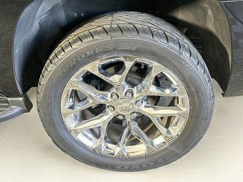 Used 2020 Chevrolet Tahoe LT RWD image 11