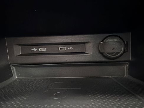 Used 2022 Volkswagen Tiguan SE FWD image 29
