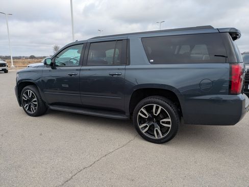 Used 2019 Chevrolet Suburban Premier image 6