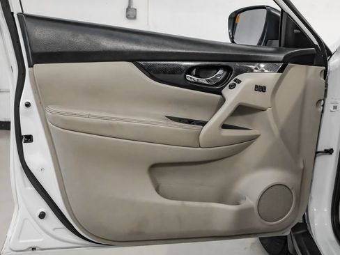 Used 2018 Nissan Rogue SL w/ Premium Package AWD/4WD image 42