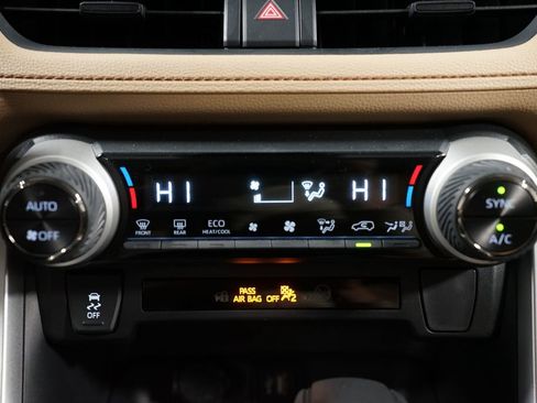 Certified 2025 Toyota RAV4 LE image 20