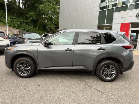 Used 2023 Nissan Rogue S AWD/4WD image 3