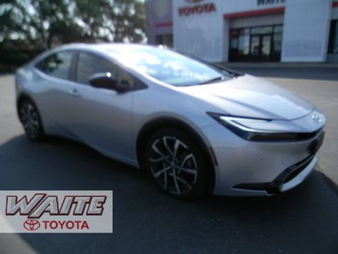 Used 2024 Toyota Prius Prime FWD image 1