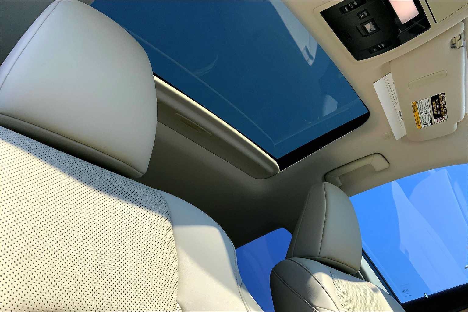 Used 2020 Lexus RX 450hL AWD w/ Premium Package image 14