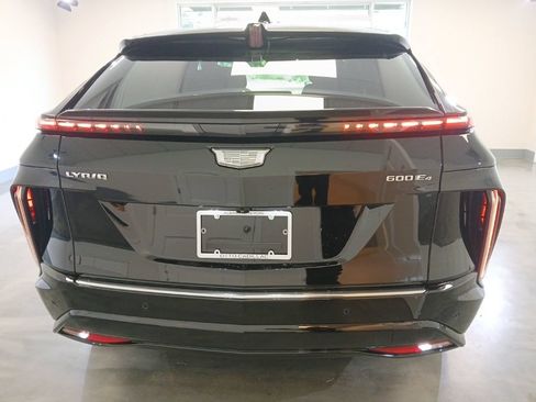 Certified 2024 Cadillac Lyriq Luxury AWD/4WD image 12