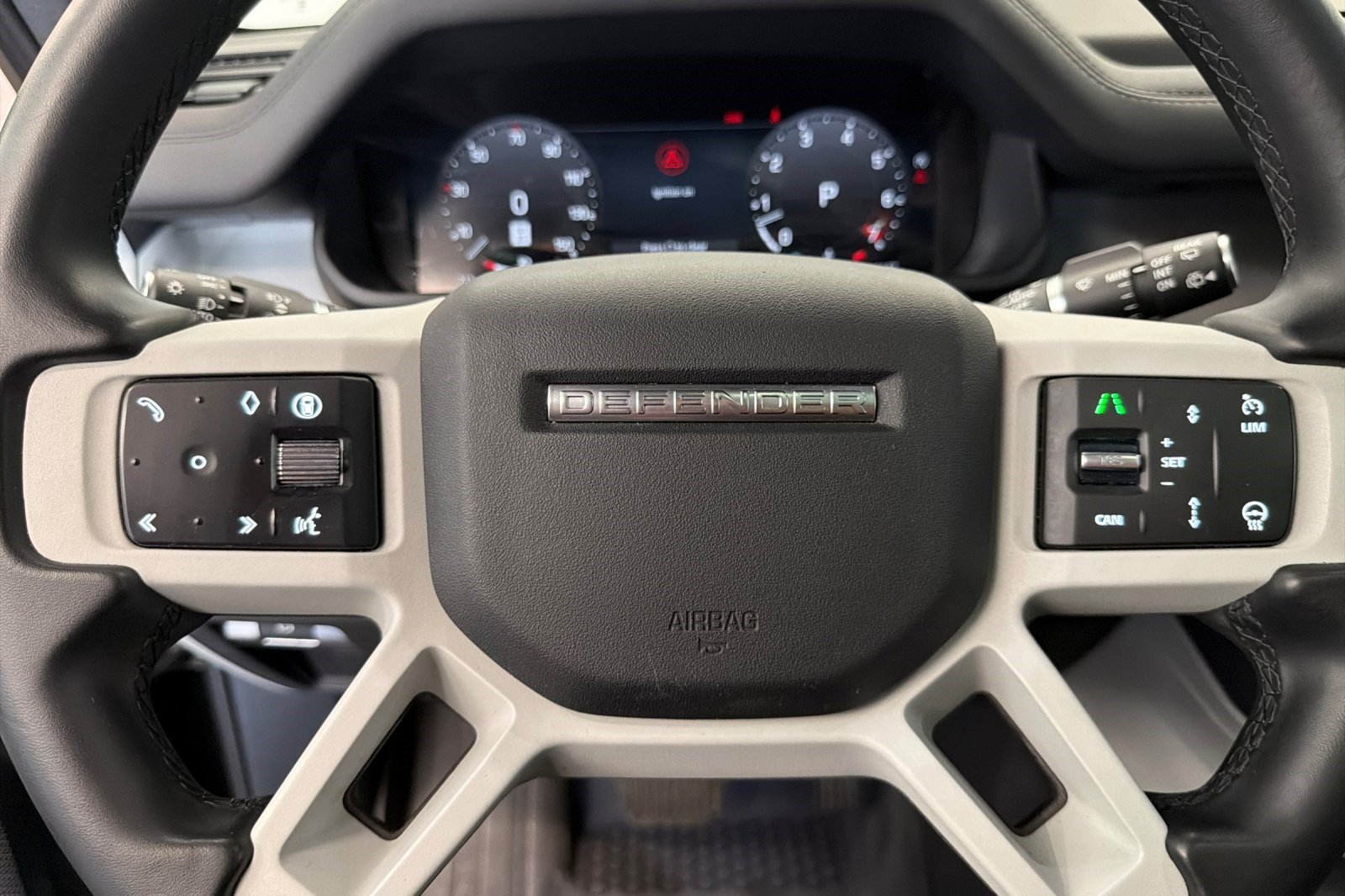 Used 2024 Land Rover Defender 110 X-Dynamic SE AWD/4WD image 10