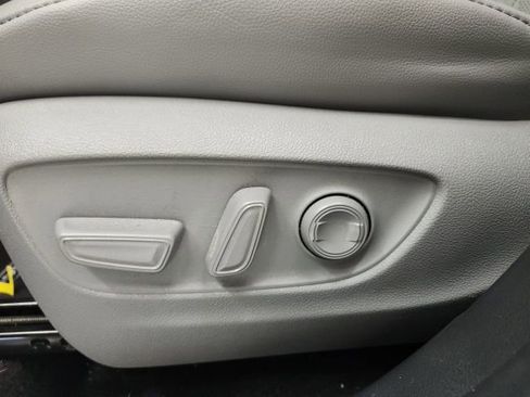 Used 2023 Toyota Highlander Platinum image 15