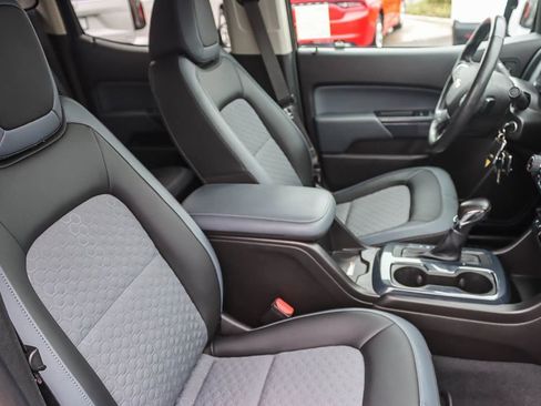 Used 2022 Chevrolet Colorado Z71 image 37