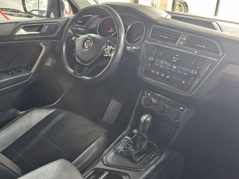 Used 2019 Volkswagen Tiguan SE FWD image 18