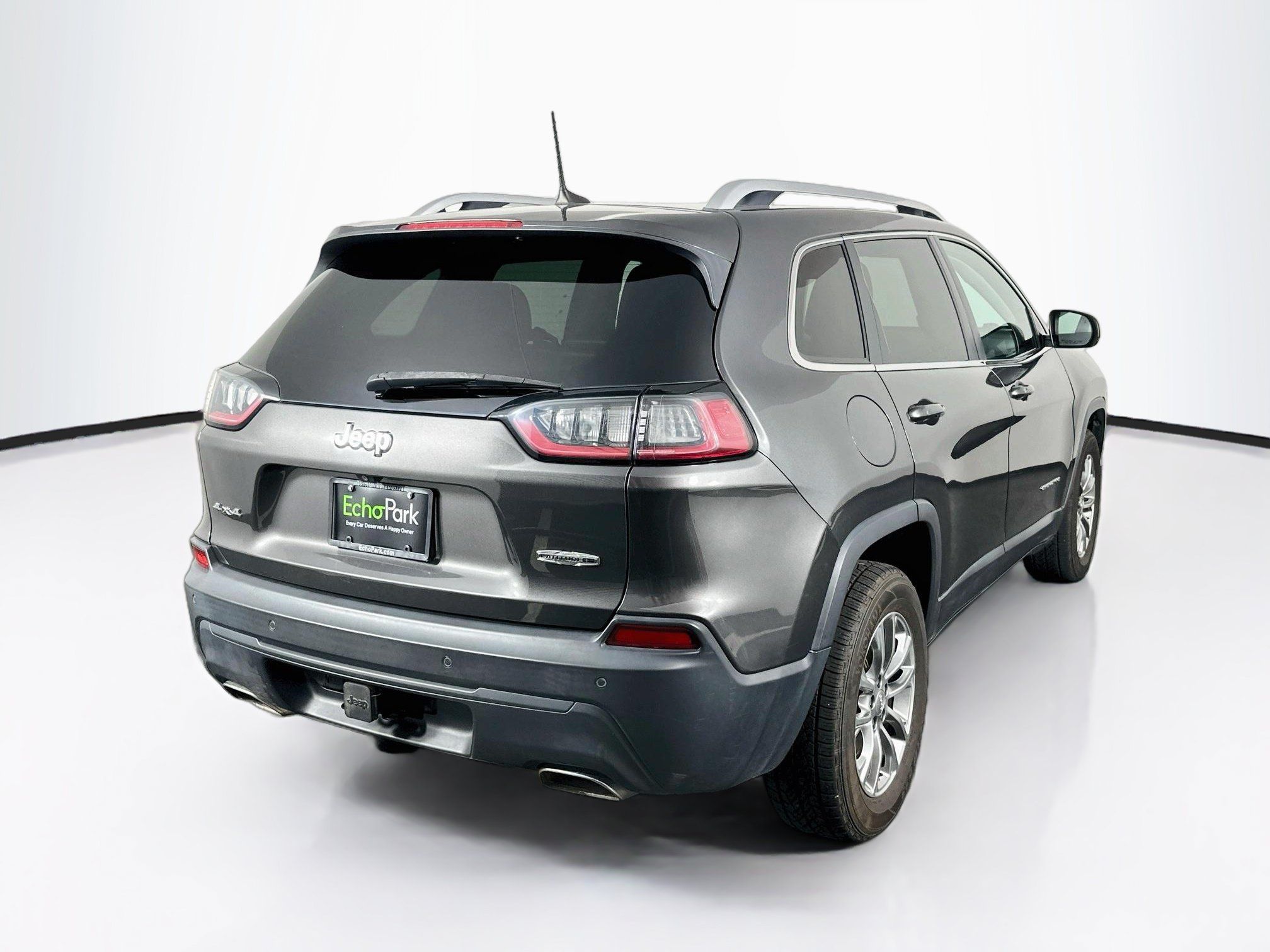 Used 2019 Jeep Cherokee Latitude Plus w/ Cold Weather Group AWD/4WD image 9
