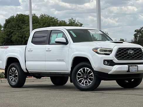 Certified 2023 Toyota Tacoma TRD Sport AWD/4WD image 2