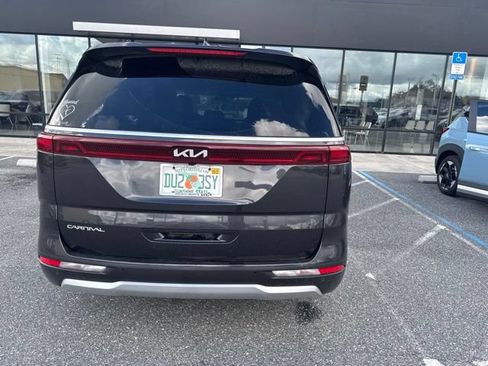 Used 2024 Kia Carnival LX FWD image 25