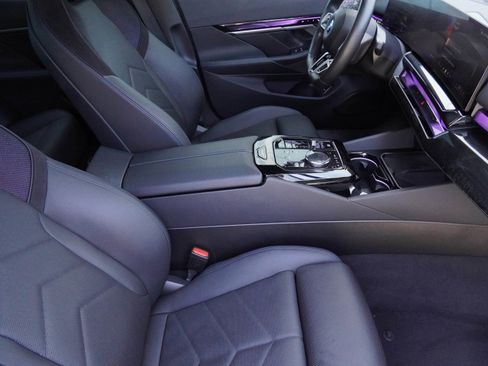 Used 2024 BMW i5 eDrive40i w/ M Sport Package RWD image 12