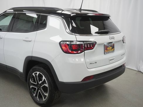 Certified 2024 Jeep Compass Limited w/ Sun and Sound Group image 14