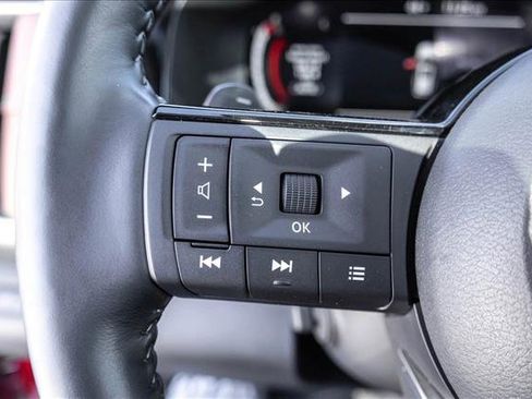 Used 2023 Nissan Pathfinder Platinum image 14