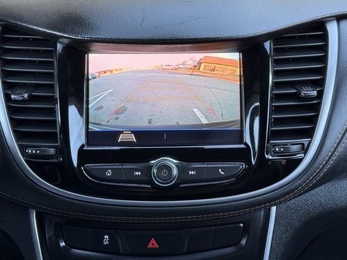 Used 2021 Chevrolet Trax LT w/ LT Convenience Package image 29