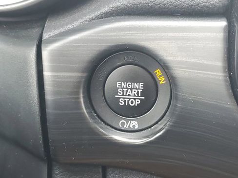 Used 2021 Jeep Grand Cherokee Altitude AWD/4WD image 25
