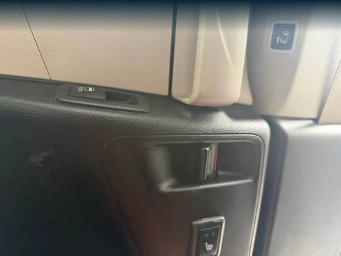 Used 2019 Chrysler Pacifica Limited w/ Tire & Wheel Group FWD image 39