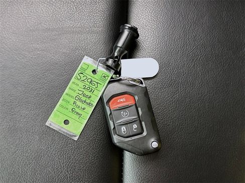 Used 2021 Jeep Gladiator Overland w/ Popular Equipment Package image 37