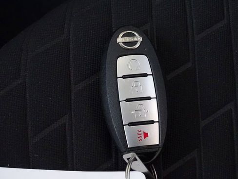 Used 2022 Nissan Kicks SR image 32