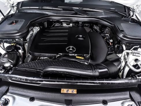 Used 2022 Mercedes-Benz GLC 300 4MATIC image 11