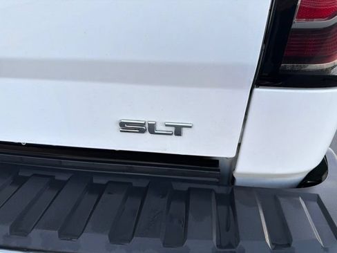 Used 2017 GMC Sierra 1500 SLT w/ SLT Premium Package AWD/4WD image 8