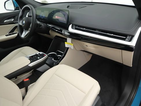 Used 2025 BMW X1 xDrive28i w/ Convenience Package image 19