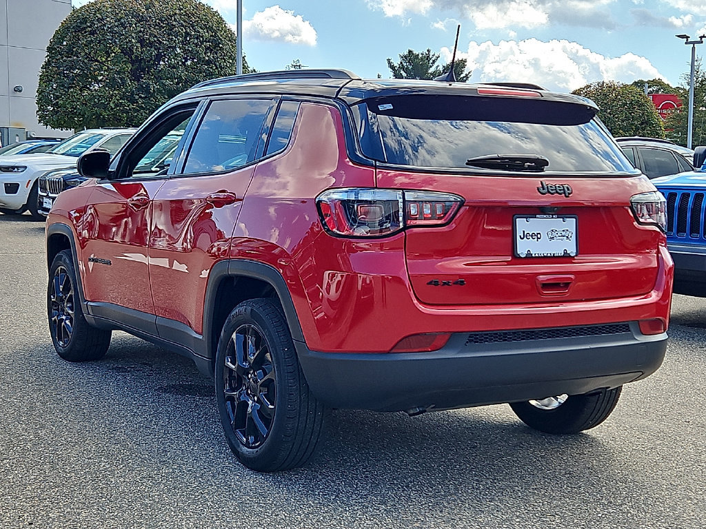 Used 2023 Jeep Compass Latitude w/ Convenience Group AWD/4WD image 5