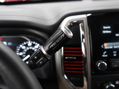 Used 2021 Nissan Titan SV w/ SV Convenience Package AWD/4WD image 21
